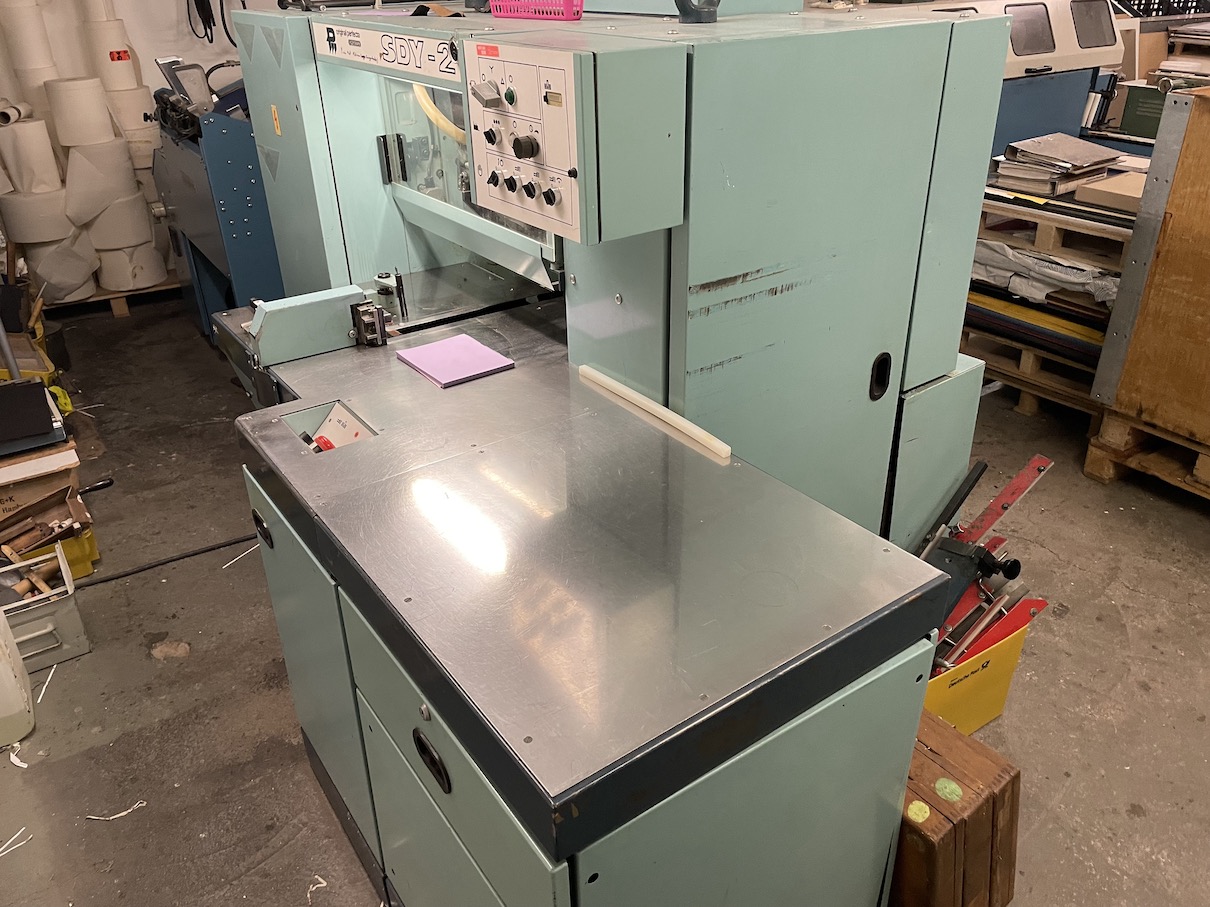 Perfecta SDY-2 Three Knife Trimmer